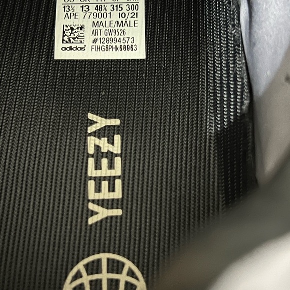 Yeezy 700 MNVN size 13.5 - Picture 6 of 7